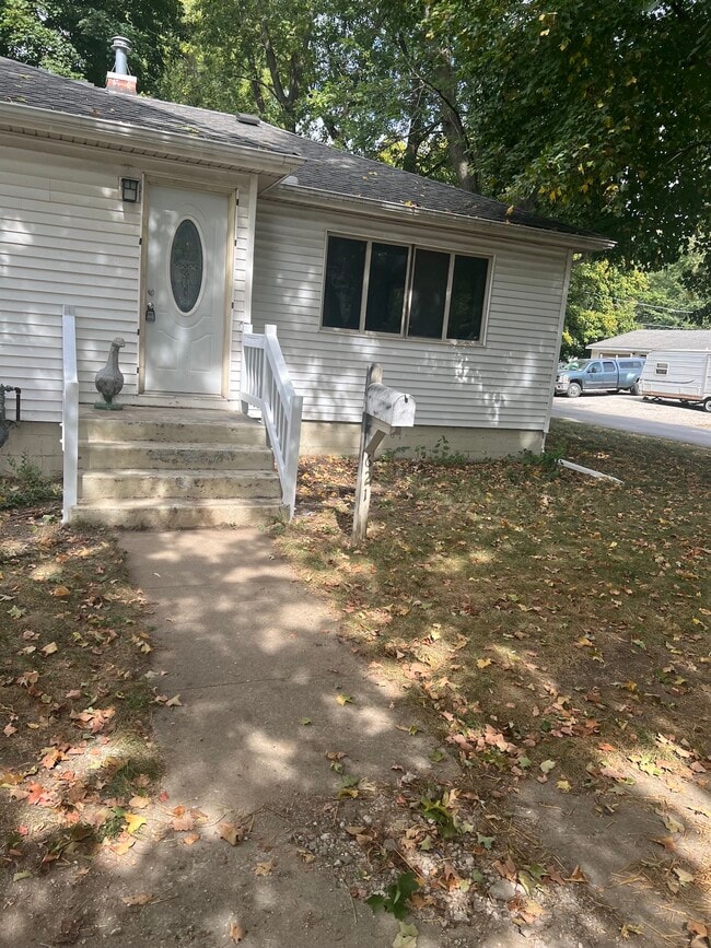 property at 621 E Timber St