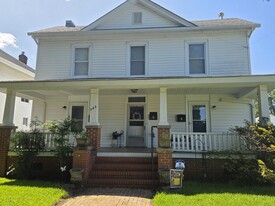 703 1st St, Unit B in Elizabeth City, NC - Building Photo