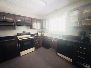 581 Calhoun Ave in Pensacola, FL - Foto de edificio - Building Photo