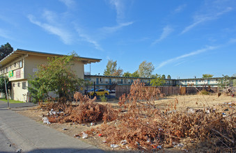 Fairfield Street Apartments in Sacramento, CA - Building Photo - Building Photo