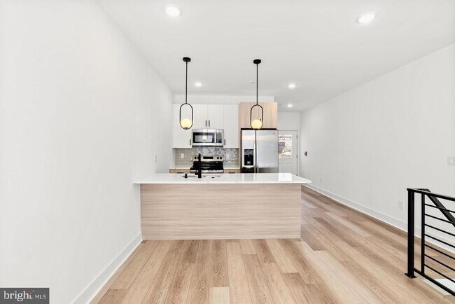 2633 Cecil B. Moore Ave in Philadelphia, PA - Building Photo - Building Photo