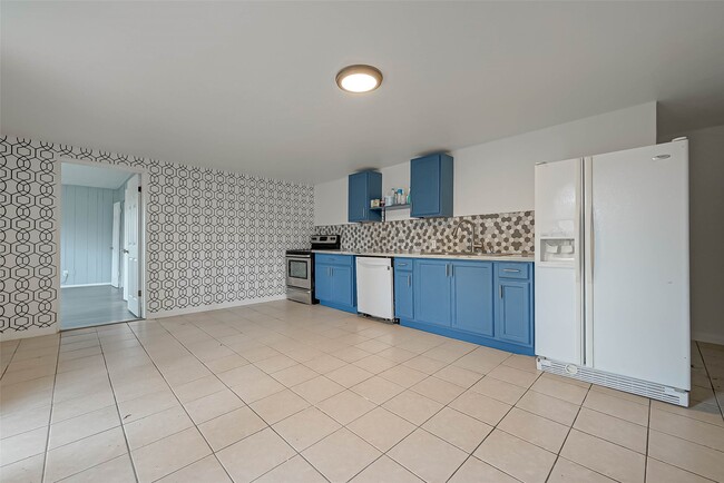 property at 2111 Rosemead Dr
