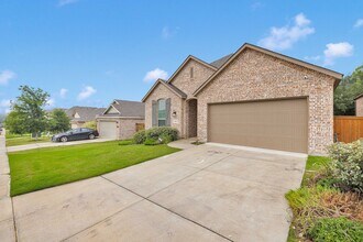 1618 Pitcher Bnd in San Antonio, TX - Building Photo - Building Photo