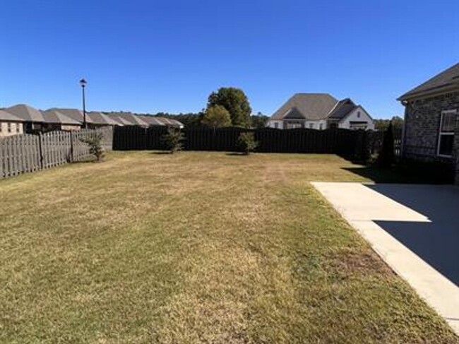 100 Hathaway Ln in Madison, AL - Foto de edificio - Building Photo