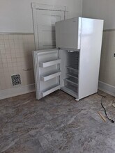 17 W Madison Ave, Unit B in Collingswood, NJ - Foto de edificio - Building Photo