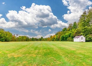 9471 Mayfield Rd in Chesterland, OH - Building Photo - Building Photo