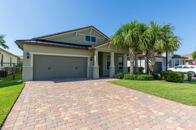 8161 Hanoverian Dr in Greenacres, FL - Foto de edificio - Building Photo