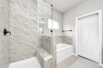 314 Carlos Leal Dr in Dayton, TX - Building Photo - Building Photo