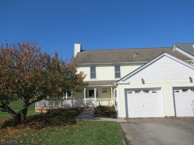1 Lakeview Terrace in Sussex, NJ - Building Photo