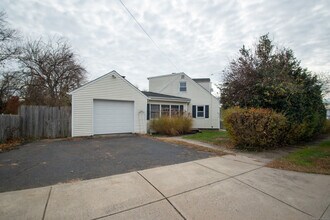 38 Wayland Rd in Milford, CT - Building Photo - Building Photo