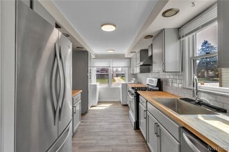 4098 Bailey Ave in Buffalo, NY - Building Photo - Building Photo