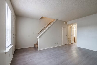 Belmont Park Townhomes in Tulsa, OK - Building Photo - Interior Photo