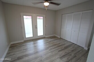 850 S River Dr in Tempe, AZ - Building Photo - Building Photo