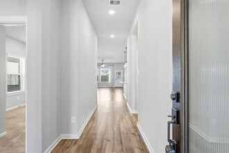 1338 Lakeside Crk Rd in Magnolia, TX - Building Photo - Building Photo