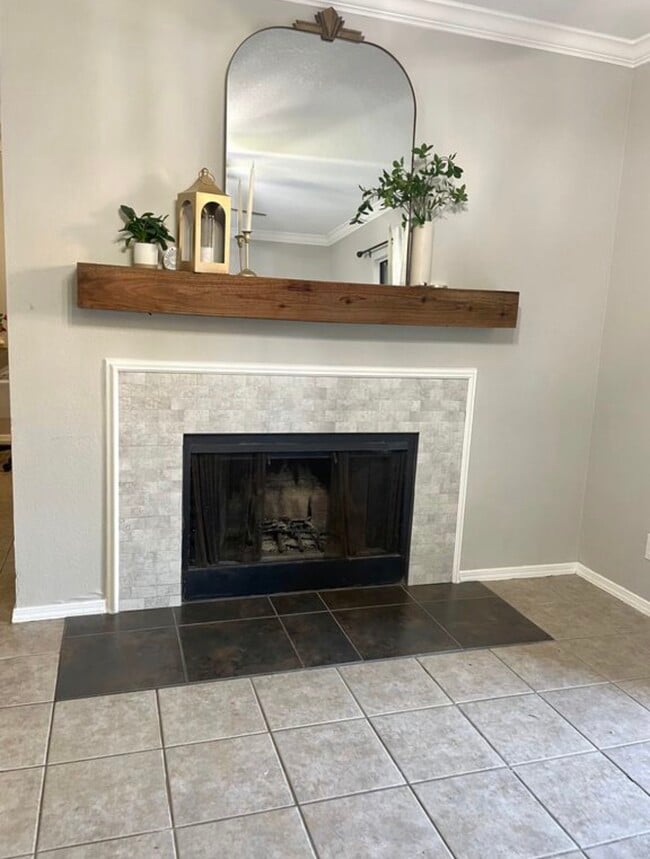 4748 Old Bent Tree Ln, Unit 701 in Dallas, TX - Foto de edificio - Building Photo