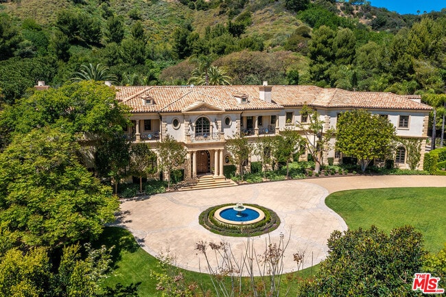 70 Beverly Park St in Beverly Hills, CA - Building Photo - Building Photo