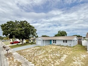 6417 Sutherland Ave in New Port Richey, FL - Building Photo - Building Photo