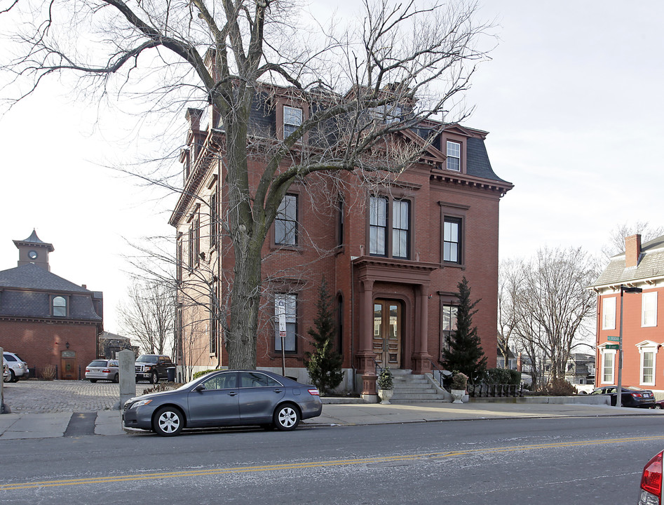 789 E Broadway in South Boston, MA - Building Photo