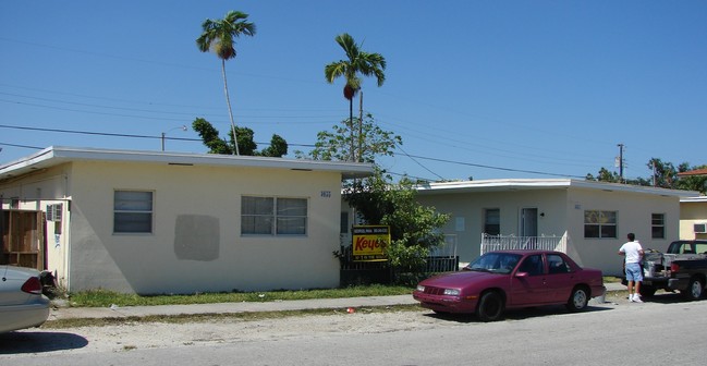 3051-3055 SW 27th Ln in Miami, FL - Building Photo - Building Photo