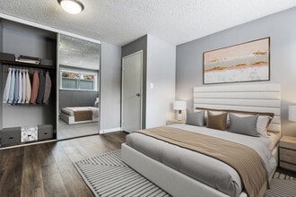 Deerwood Place in Edmonton, AB - Building Photo - Building Photo