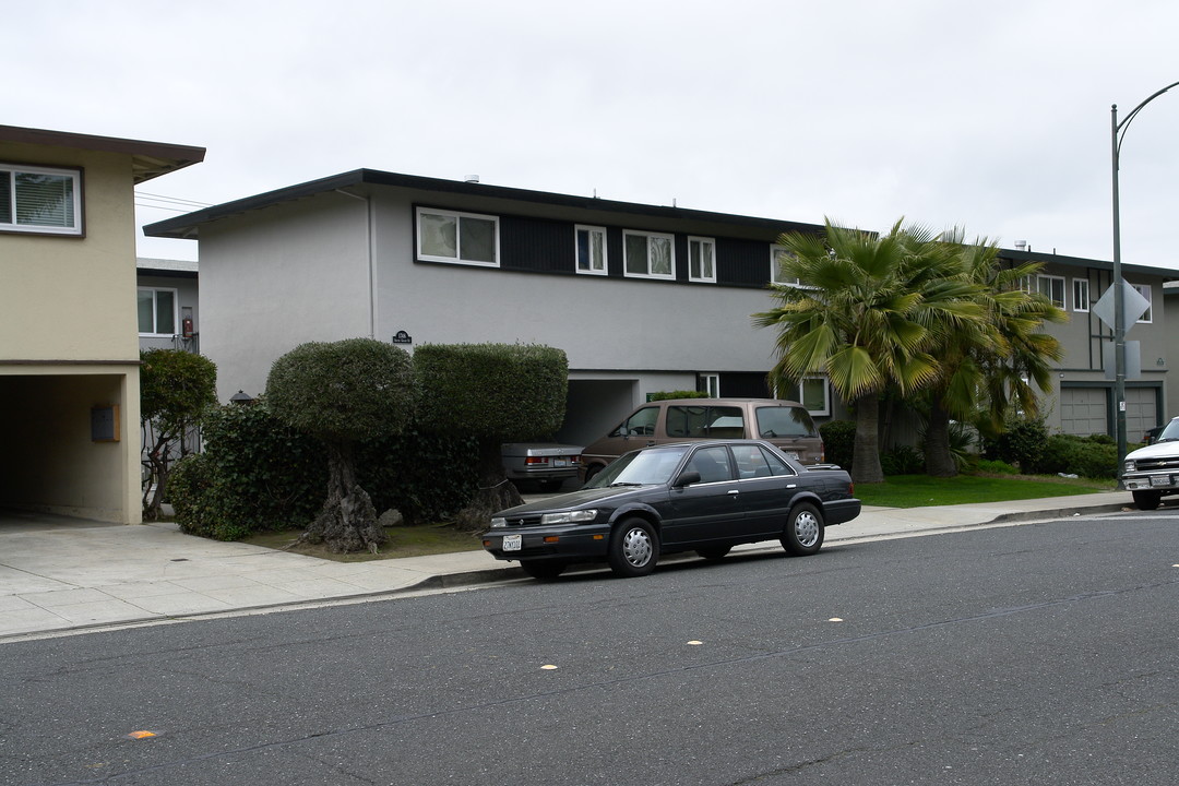 1746 S Grant St in San Mateo, CA - Building Photo