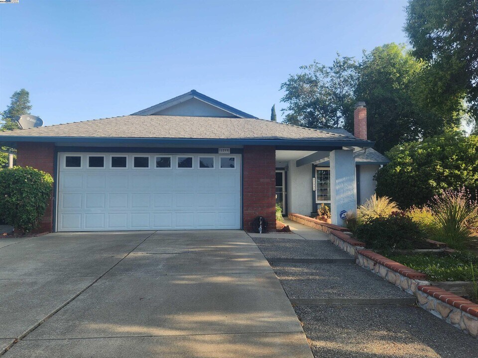 1733 Carnation Cir in Livermore, CA - Building Photo