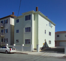 142 Tuttle St Apartments