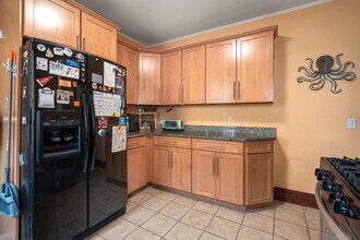 18 Kingsboro Park, Unit 1 in Boston, MA - Building Photo - Building Photo