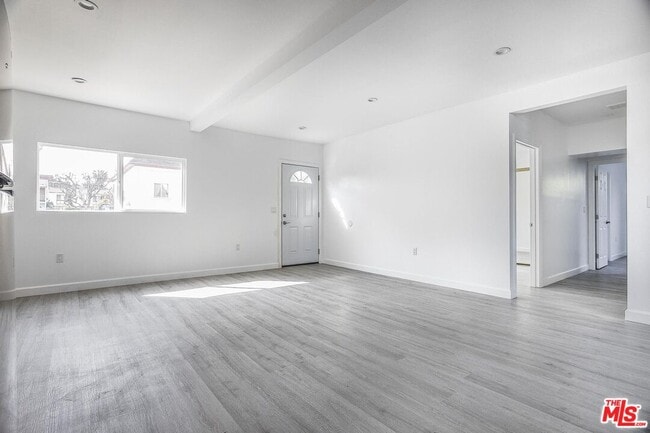 1324 Toberman St in Los Angeles, CA - Building Photo - Building Photo