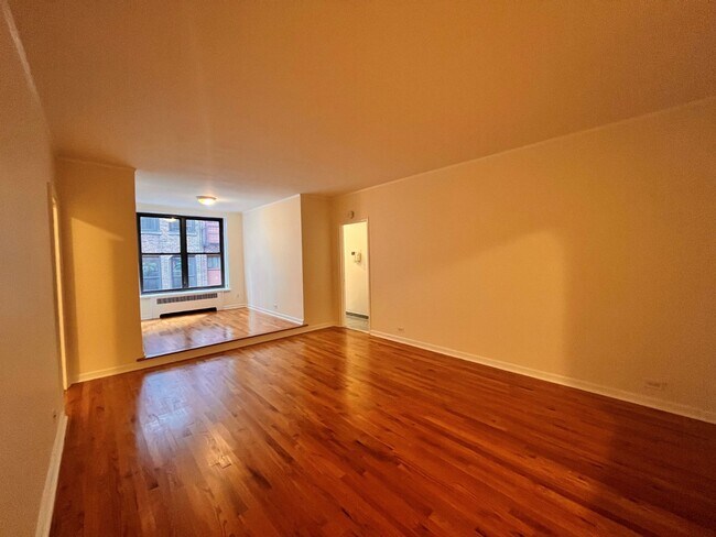 124 E 24th St in New York, NY - Building Photo - Building Photo