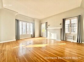 400 N Genesee Ave in Los Angeles, CA - Building Photo