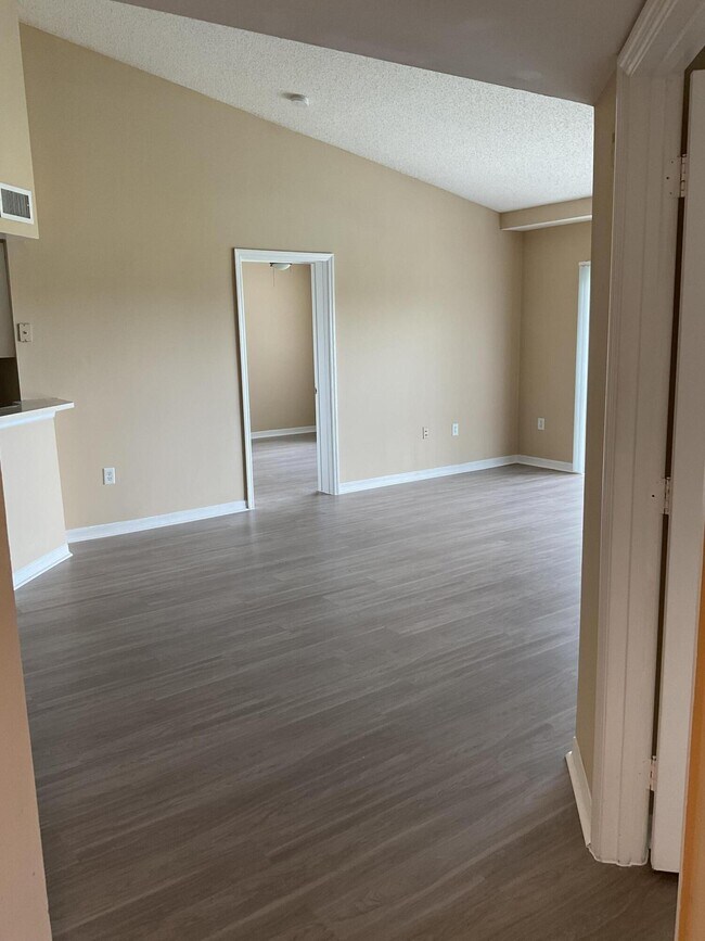 4177 N Haverhill Rd in West Palm Beach, FL - Building Photo - Building Photo