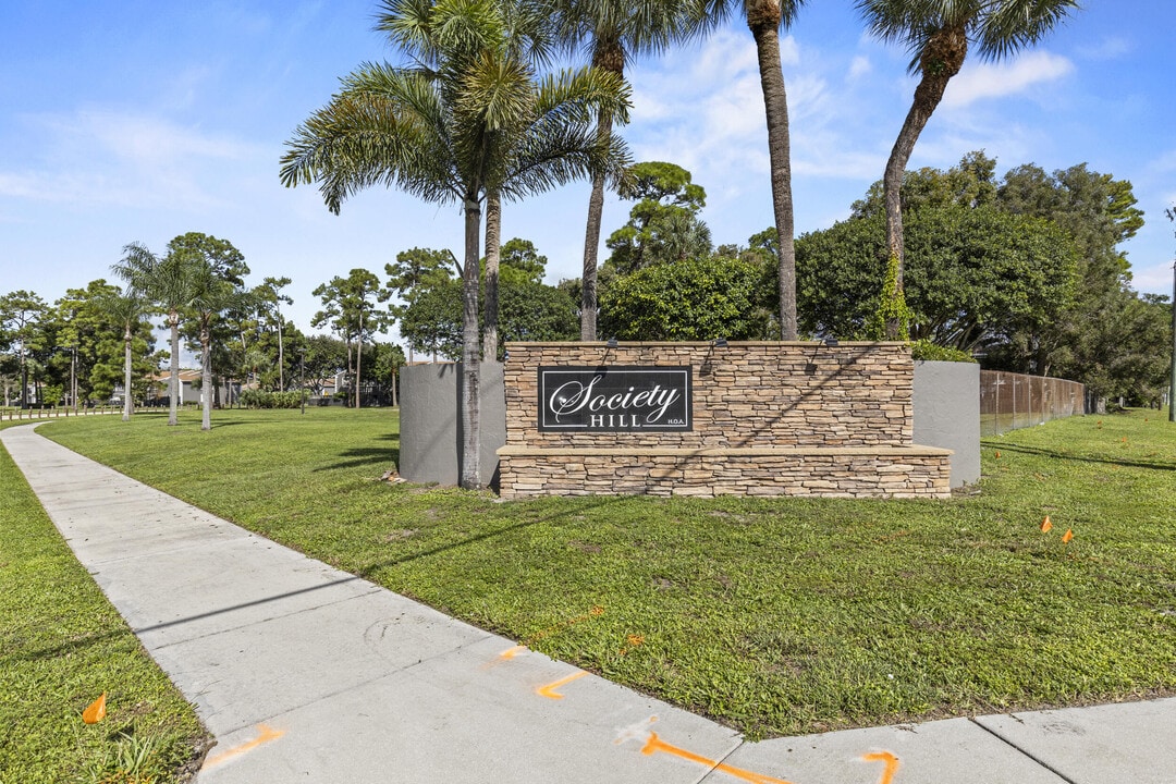 814 Hill Dr in West Palm Beach, FL - Building Photo