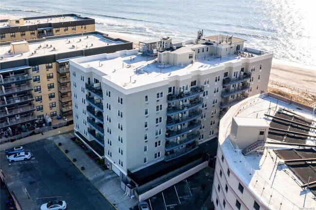 840 Shore Rd-Unit -2L in Long Beach, NY - Building Photo - Building Photo