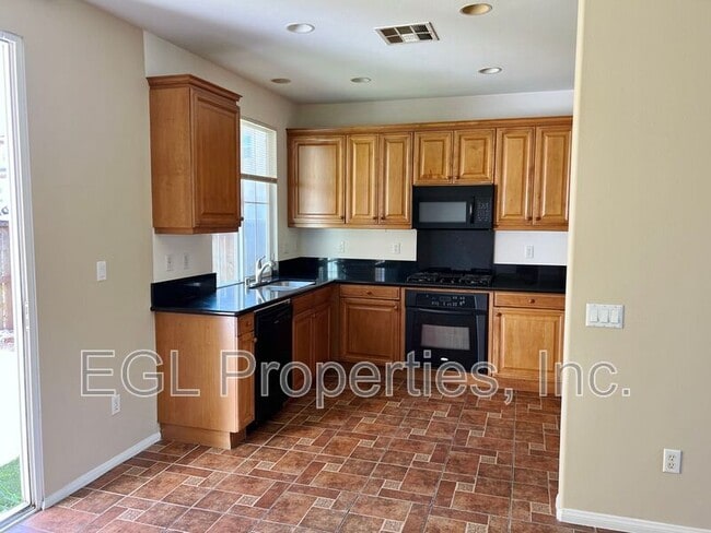 3603 Medici Ln in Inglewood, CA - Building Photo - Building Photo