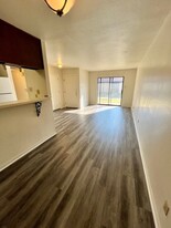 Town Creek Village in Stephenville, TX - Building Photo