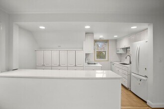 52 Bruce Park Dr in Greenwich, CT - Building Photo - Building Photo