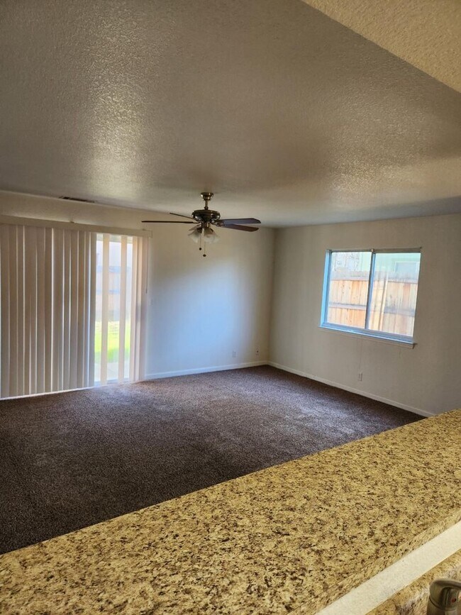 2351 Ferry St in Anderson, CA - Building Photo - Building Photo