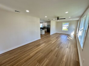 1602 Carruthers St in Tallahassee, FL - Foto de edificio - Building Photo