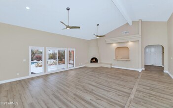 8633 E Camino Del Monte in Scottsdale, AZ - Building Photo - Building Photo