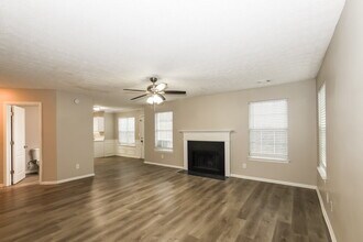 2365 Brookgate Way in Ellenwood, GA - Foto de edificio - Building Photo