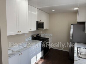256 Euclid Pl in Upland, CA - Building Photo - Building Photo