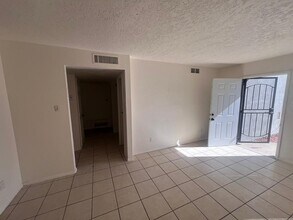 1005 Dickerson Dr SE in Albuquerque, NM - Building Photo - Building Photo