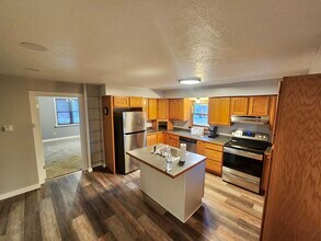 1126 Walnut St, Unit 101 in Stoneboro, PA - Building Photo - Building Photo