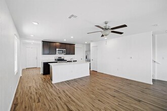 7449 Sparkling Light Dr in Austin, TX - Building Photo - Building Photo