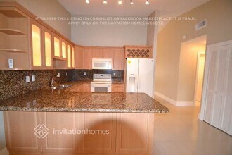 15052 SW 63rd Ter in Miami, FL - Foto de edificio - Building Photo