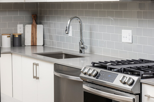 Avalon North Andover in North Andover, MA - Building Photo - Building Photo
