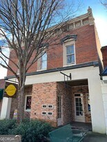 128 W Jackson St in Dublin, GA - Building Photo