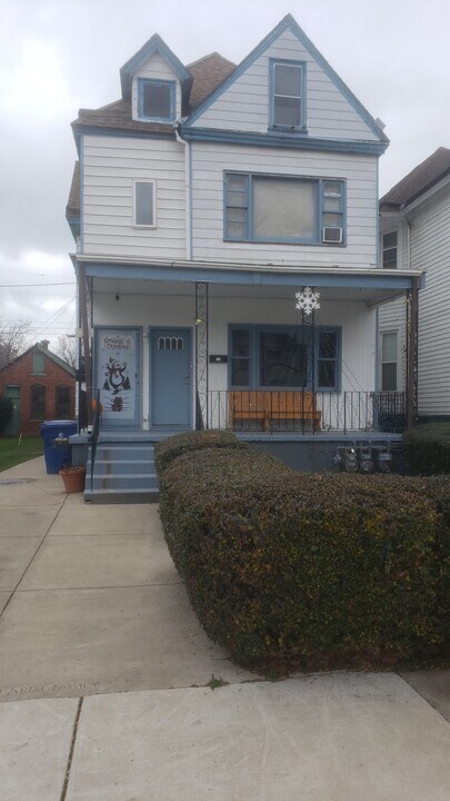 558 Busti Ave in Buffalo, NY - Building Photo