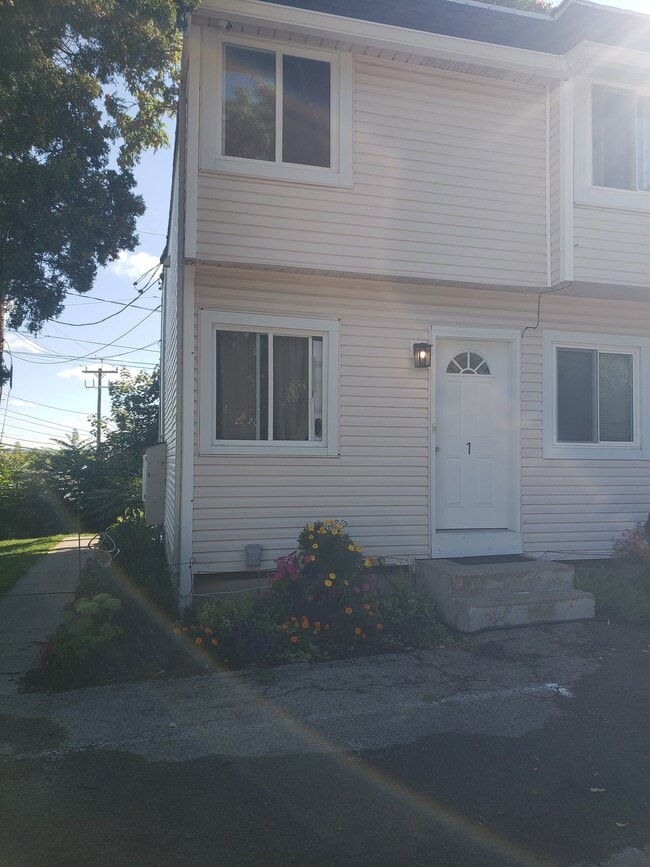 10 East State Street, Unit APT1 in Mt Morris, NY - Building Photo - Building Photo